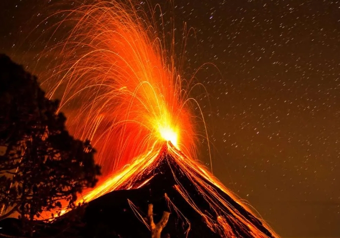 overnight volcano acatenango hiking adventure