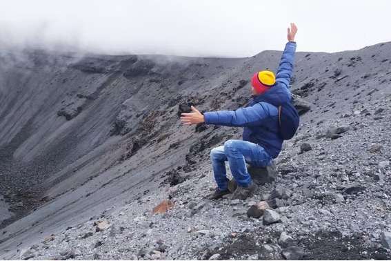 purace volcano hike