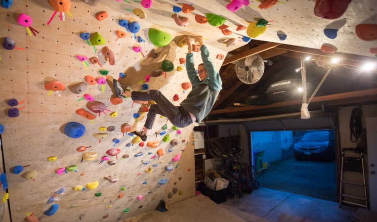 freestanding climbing wall