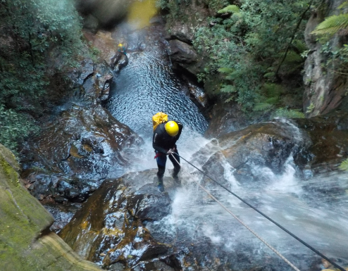 blue mountains abseiling