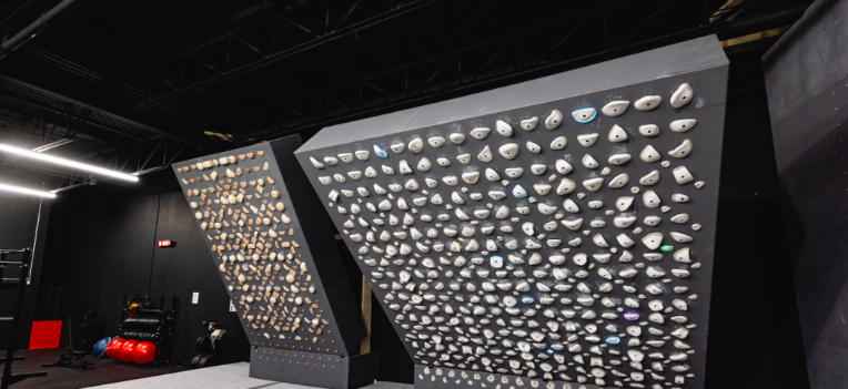 adjustable climbing wall