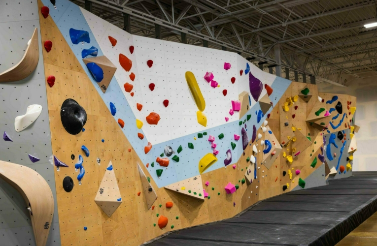 boulder rock climbing