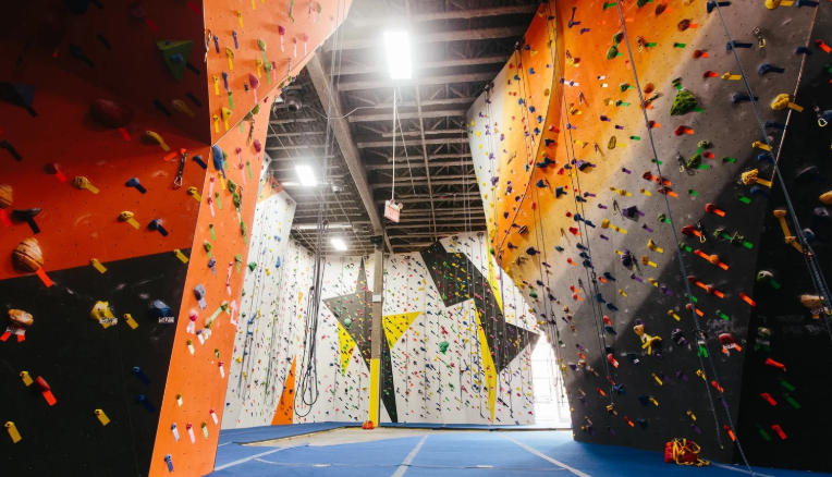 lic rock climbing