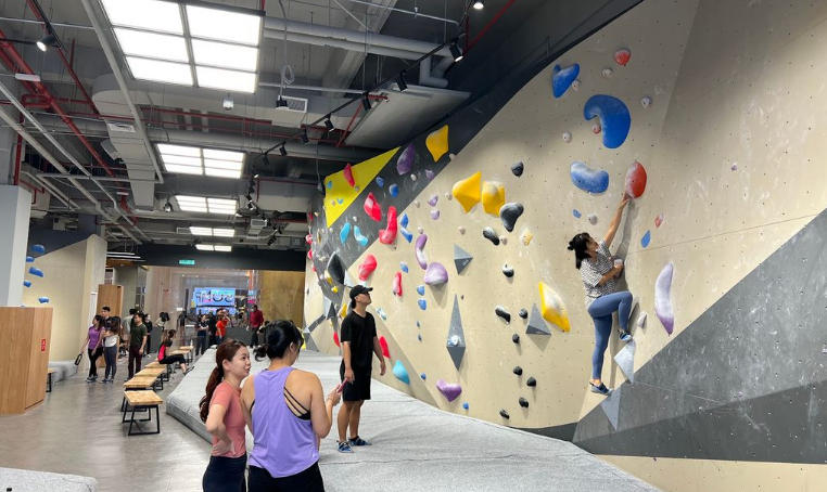 jaya one rock climbing