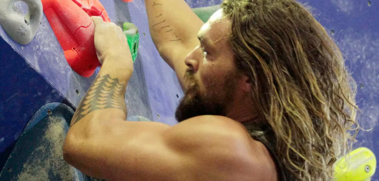 jason momoa rock climbing
