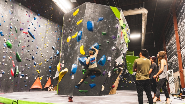 bouldering v4